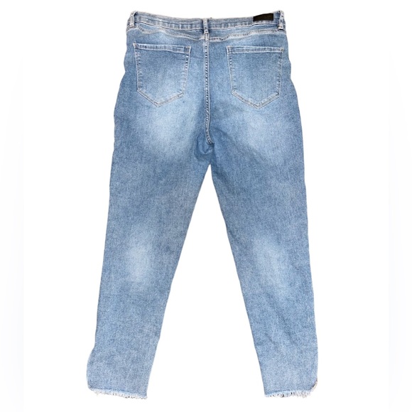 Nicole Miller SoHo Stretch Skinny Jeans - Picture 2 of 3